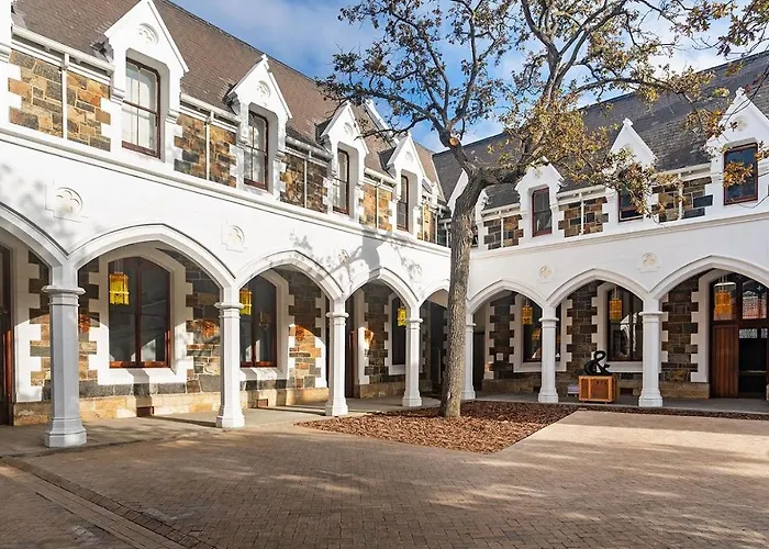 9 Church View - No Loadshedding - Homely Apartment