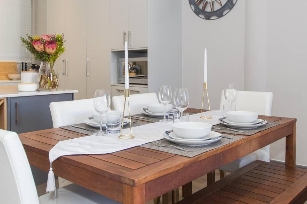 Apartment 9 Church View - No Loadshedding - Homely Cape Town