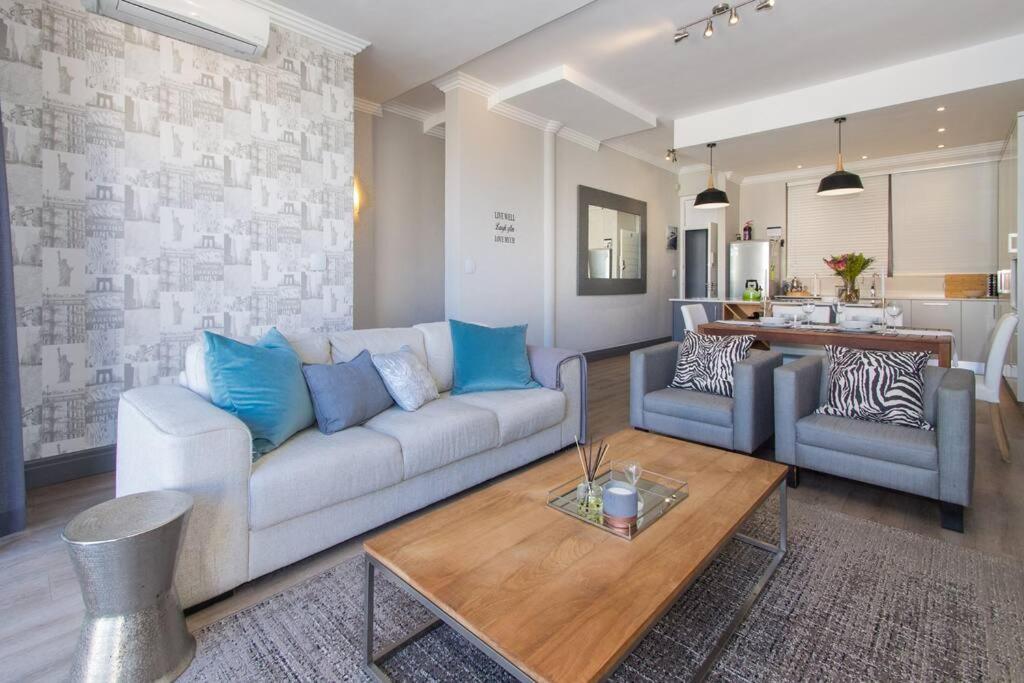 9 Church View - No Loadshedding - Homely Appartement Kaapstad